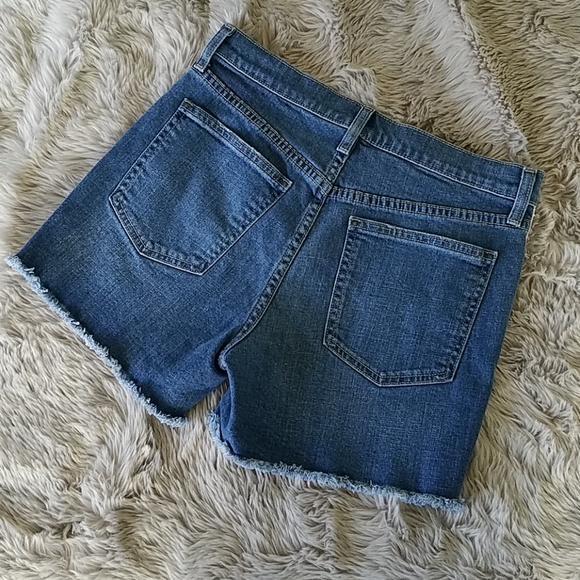 Gap denim shorts. - Picture 3 of 4